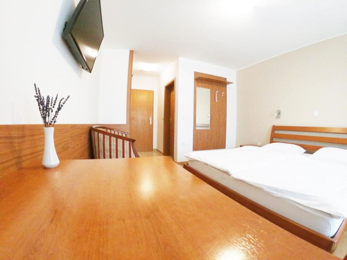 Stara Lipa Tasner Free Kitchen&garage&parking-self Check In Penzion Maribor